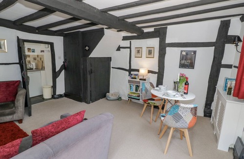 Shottery Cottage | Bluebell Cottage