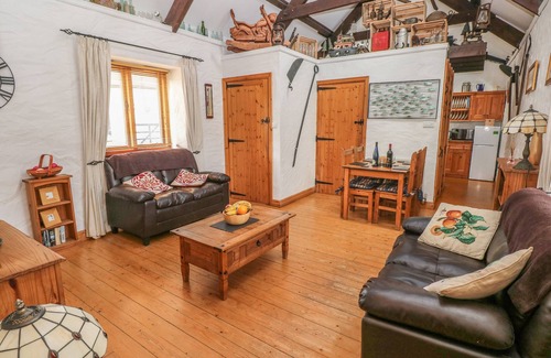 Milford Haven Cottage | BLUEBELL COTTAGE, pet friendly, with a garden in Rosemarket