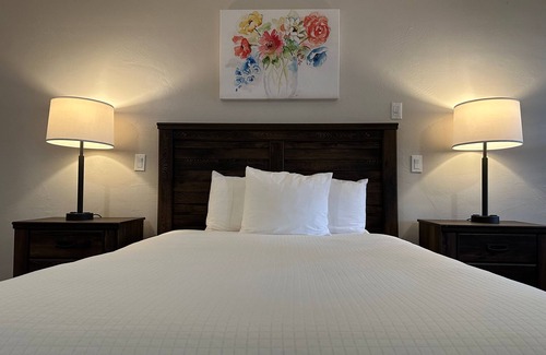 Cambria Hotel | Bluebird Inn