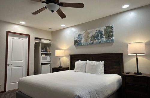 Cambria Hotel | Bluebird Inn