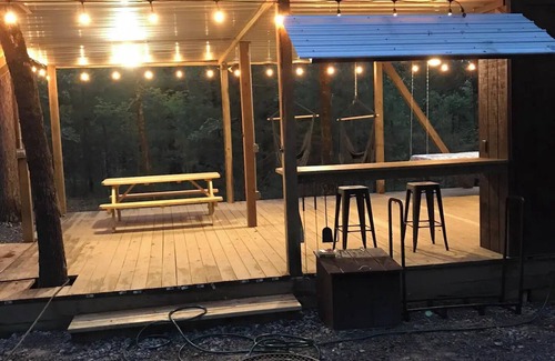 Whitesboro Cabin | Bluebird Treehouse Big Cedar Wilderness Cabins