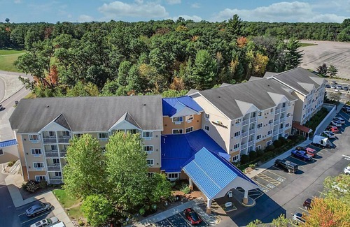 Lake Delton Condo | Bluegreen Odyssey Dells 2BR Suite Saturday Check-In