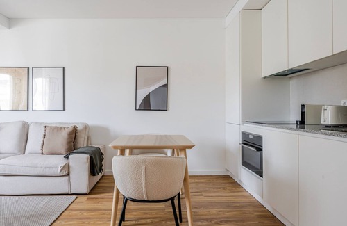 Casal da Ladeira Apartment | Blueground | Alvalade, balcony, nr Campo Pequeno