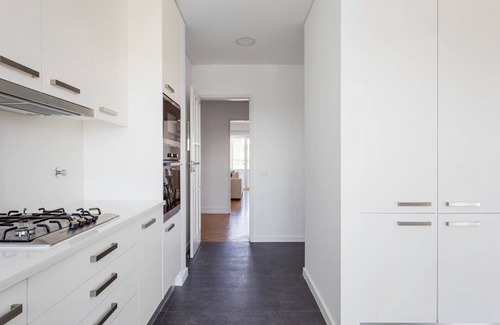 Alvalade Apartment | Blueground | Campo Grande, balcony, nr Jardim Zoológico