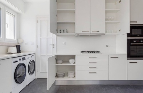 Alvalade Apartment | Blueground | Campo Grande, balcony, nr Jardim Zoológico