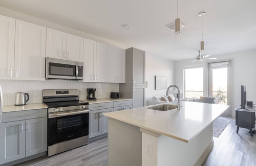 Del Valle Apartment | Blueground | Del Valle, pool, nr McKinney Falls