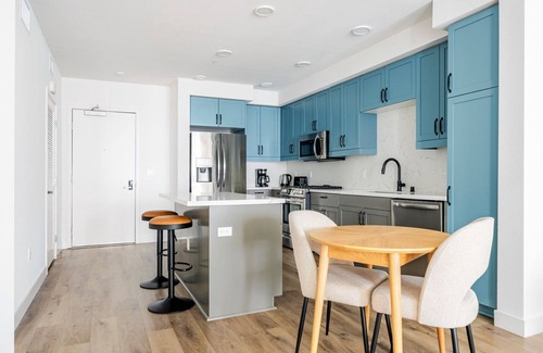 Hillcrest Apartment | Blueground | Hillcrest, pool, nr Balboa Park