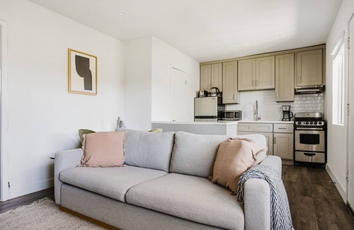 Culver - West Apartment | Blueground | Mar Vista, nr Venice Beach & w/d