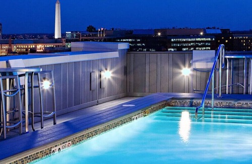 Shaw Apartment | Blueground | Mt Vernon, pool & w/d, nr arena