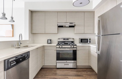 NoHo Arts District Apartment | Blueground | NoHo, pool & w/d, nr Universal