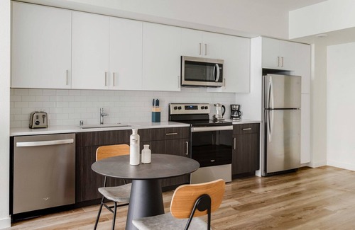 Hayward Apartment | Blueground | North Hayward, pool, nr Hayward Park