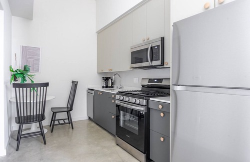 Palms Apartment | Blueground | Palms, view, nr Culver City Park