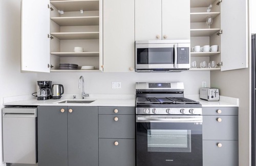 Palms Apartment | Blueground | Palms, view, nr Culver City Park
