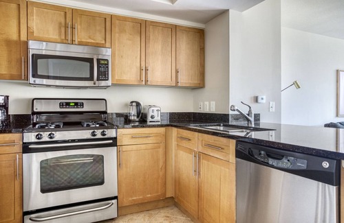 Aurora Highlands Apartment | Blueground | Pentagon City, pool, nr Long Bridge Park