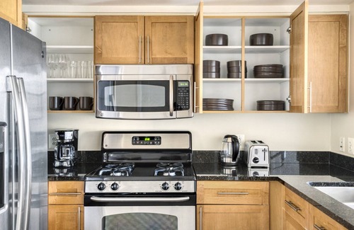 Aurora Highlands Apartment | Blueground | Pentagon City, pool, nr Long Bridge Park