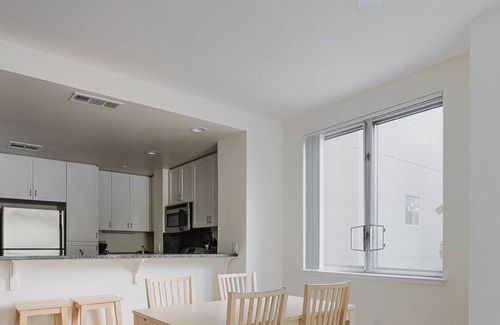 Santa Clara Apartment | Blueground | Rivermark, pool, nr Central Park