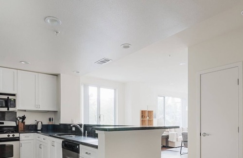Santa Clara Apartment | Blueground | Rivermark, pool, nr Central Park
