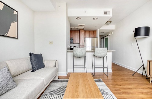 Shaw Apartment | Blueground | Shaw, rooftop pool, nr Howard Theatre