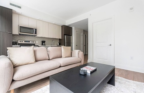 Capitol Hill Apartment | Blueground | Southwest Waterfront, pool, nr Tidal Basin