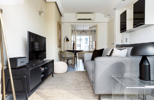 Passy Apartment | Blueground | Trocadéro, a/c, nr Eiffel Tower