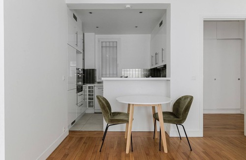 Passy Apartment | Blueground | Trocadero, elevator & w/d, nr Eiffel