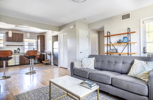 Venice Apartment | Blueground | Venice, pool, nr Venice Beach