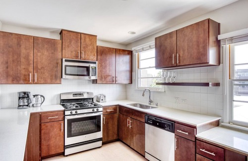 Venice Apartment | Blueground | Venice, pool, nr Venice Beach