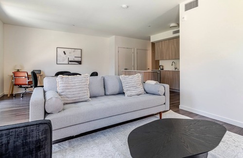 Alameda Apartment | Blueground | West Alameda, view, nr Alameda Park