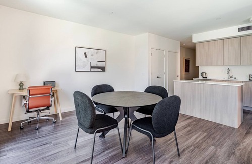 Alameda Apartment | Blueground | West Alameda, view, nr Alameda Park