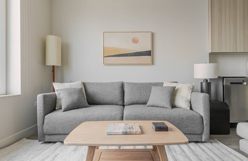 West Town Apartment | Blueground | West Town, washer, nr Chicago River