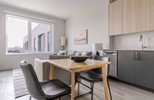 West Town Apartment | Blueground | West Town, washer, nr Chicago River