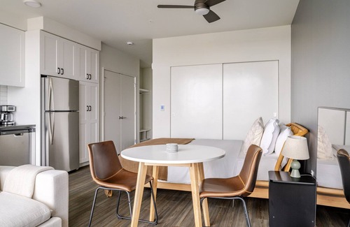 Yesler Terrace Apartment | Blueground | Yesler Terrace & elevator, nr park