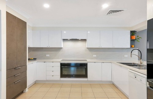 Forresters Beach House | Bluewave at Forresters| near beach, wifi | Accom Holidays