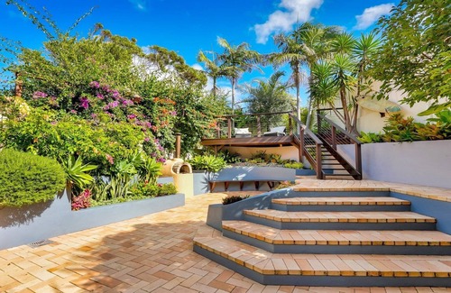 Forresters Beach House | Bluewave at Forresters| near beach, wifi | Accom Holidays
