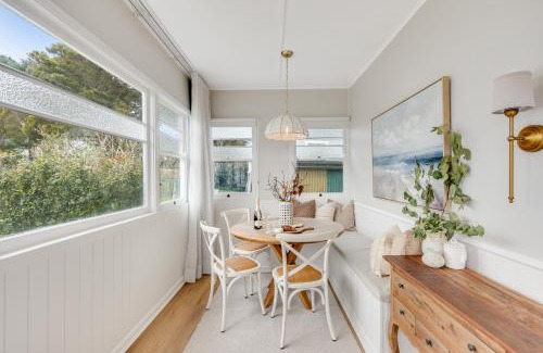 Rangeville House | Bluewood Cottage - Cozy Charm, Steps from the City