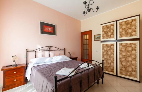 Arenella Apartment | Blundo Family Apartment by Wonderful Italy