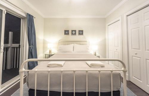 Quidi Vidi House | Blvd House Quidi Vidi Lake Parking