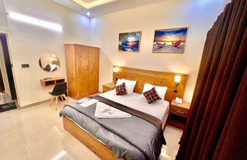 Gulshan-E-Jamal Bed & Breakfast | BNB Royal Galaxy Hotel