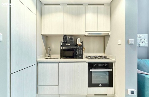Downtown Dubai Apartment | bnbme | Luxury Stay in Business Bay near Dubai Mall