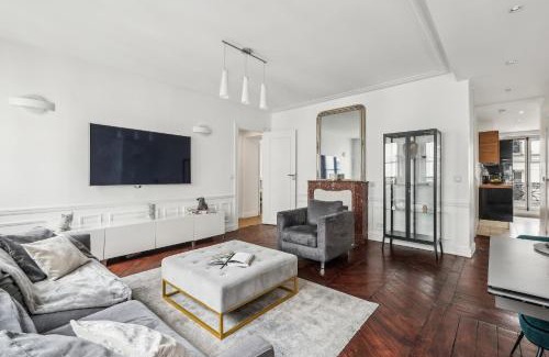 Faubourg-du-Roule Apartment | BnBNova - 3BR - Champs Élysées
