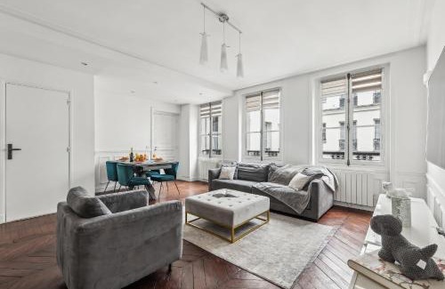 Faubourg-du-Roule Apartment | BnBNova - 3BR - Champs Élysées