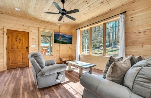 Cosby House | Bo's Carriage House - private 36-acre resort with 6 homes amazing waterfall