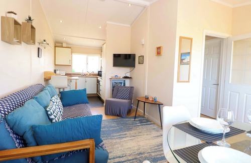 Bacton Cottage | BOA VISTA, pet friendly, country holiday cottage in Bacton