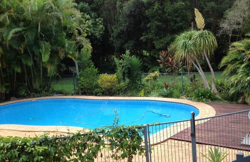 Boambee House | Boambee Retreat - 4 Bedroom Home with Pool near Beach sleeps 8