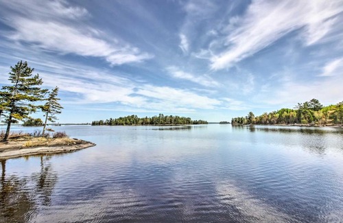 International Falls House | Boat Dock and Beach Charming Stop Island Cabin