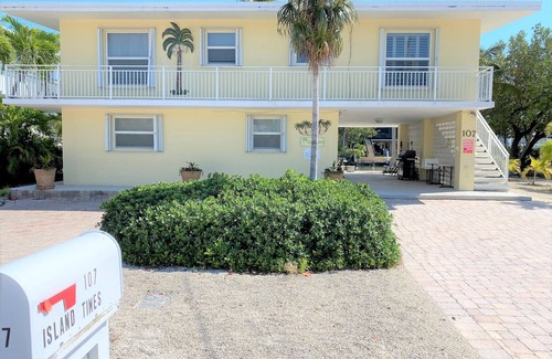 Venetian Shores House | Boat, Fish, Swim from Your Own 70' Dock!