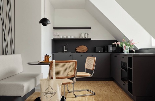 Neuschwabing Apartment | Bob W Munich Schwabing