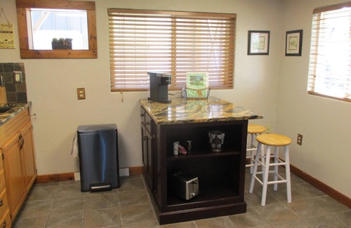 Wyandotte House | BobCat Cottage lake front home on Grand Lake, OK with dock