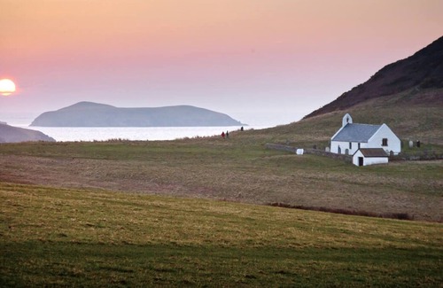 Cardigan House | Bocs Bach ( Little Box)