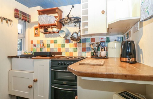 Caernarfon Cottage | BOD FEURIG, family friendly, character holiday cottage in Caernarfon